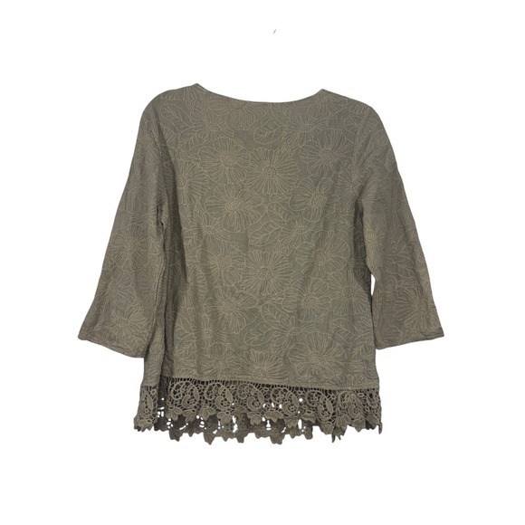 Chico's Floral Embroidered Crochet Trim 3/4 Sleeve Top Size M - Picture 2 of 5